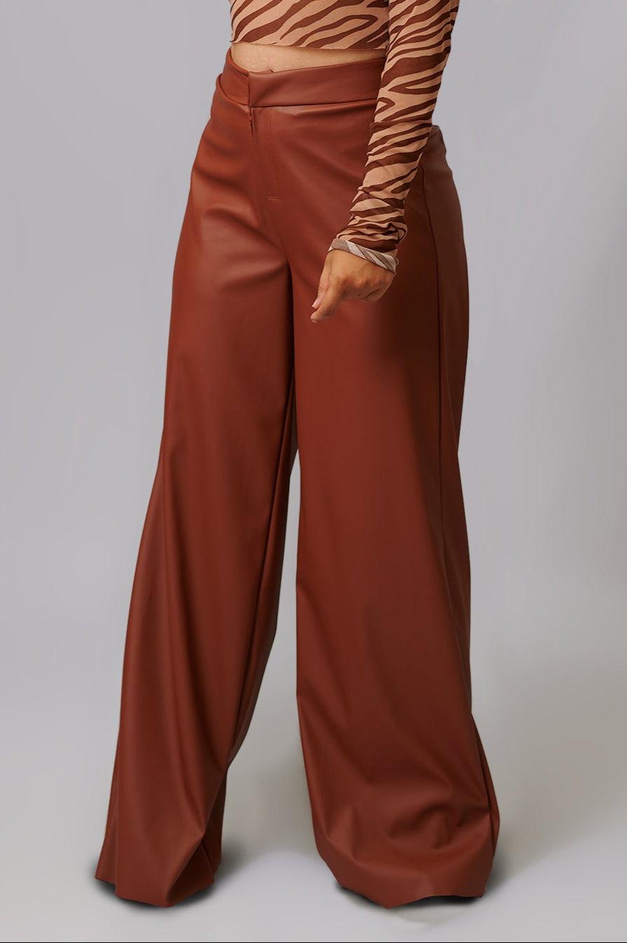Pantalón Cuerina Café